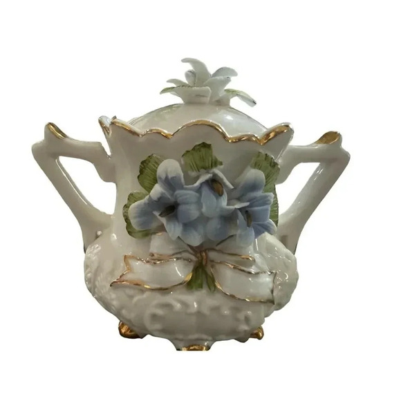 Vintage Blue Floral Three Piece Tea Set - Picture 4 of 15